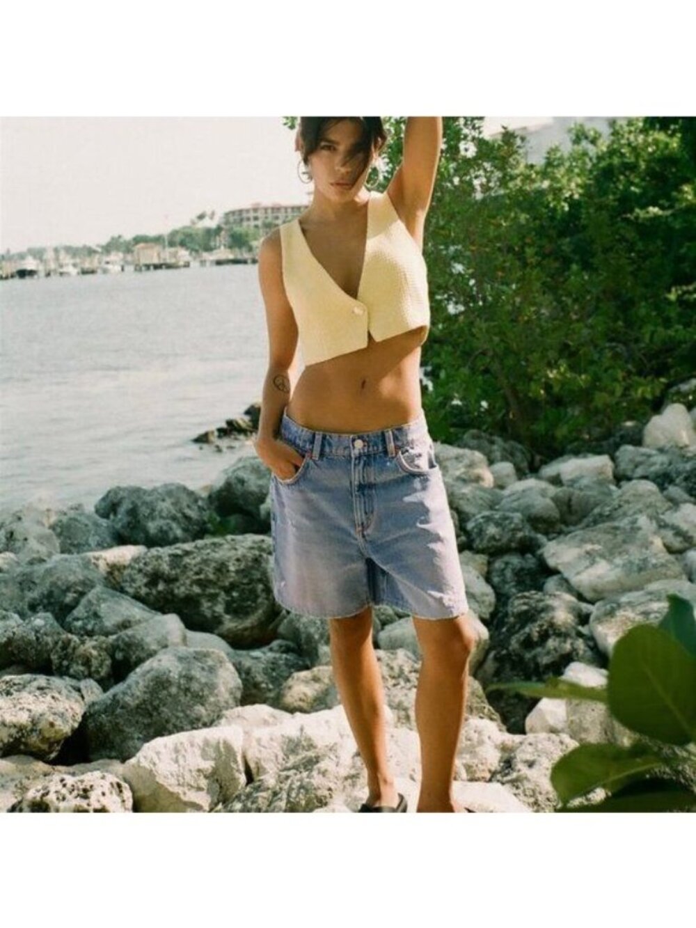 Zara Summer Edition The New Mid Rise Balloon Denim Bermuda Shorts Jeans Denim